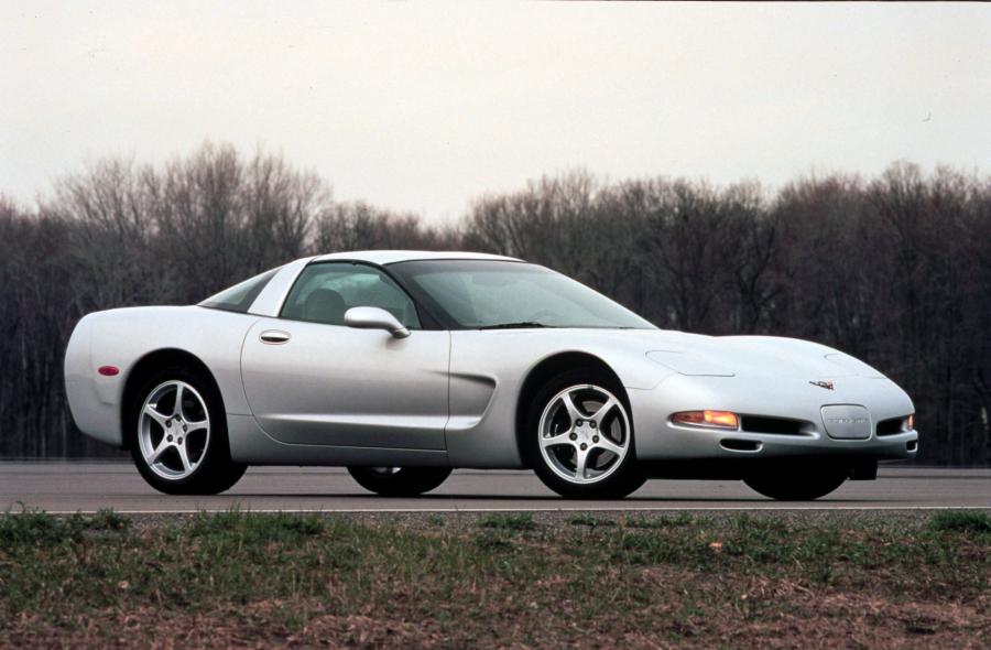  Chevrolet Corvette 1998 года  (фото 76 из 84)